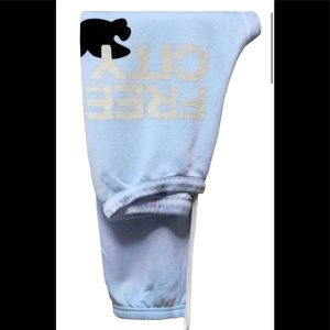 Light blue free city sweatpants!